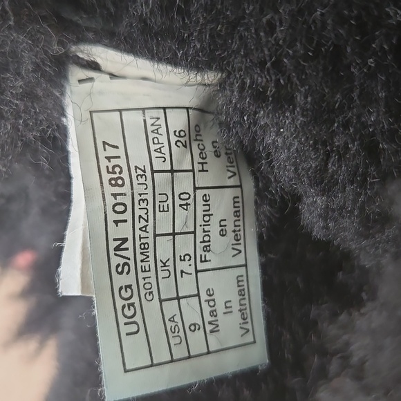 UGG Gita Bow Mini Boots, Black, Size 9 - Picture 6 of 9